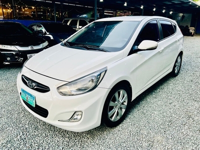 White Hyundai Accent 2013 for sale in Las Piñas