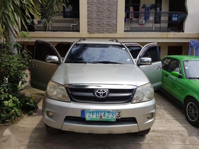 2006 Toyota Fortuner G Gas AT FOR SALE
