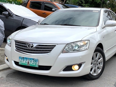 Sell Pearl White 2006 Toyota Camry in Las Piñas