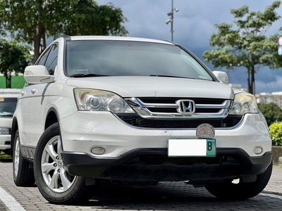 Sell White 2011 Honda Cr-V in Makati