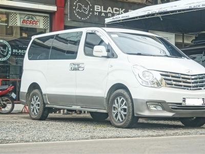Sell White 2015 Hyundai Starex in Manila