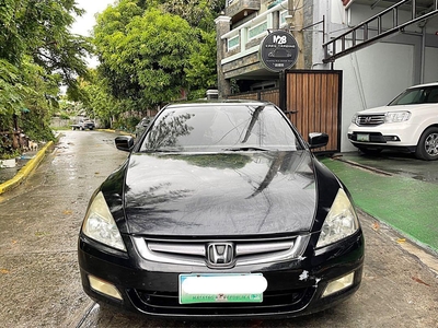 Selling Black Honda Accord 2005 in Bacoor