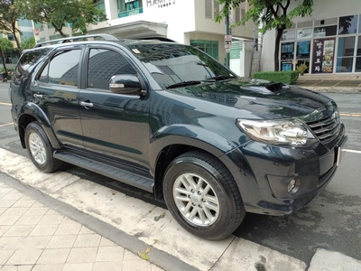 Selling Blue Toyota Fortuner 2013 in Makati
