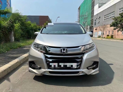 Selling Brightsilver Honda Odyssey 2020 in Manila