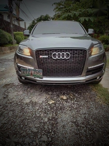 Selling Grey Audi Q7 2009 in Cainta