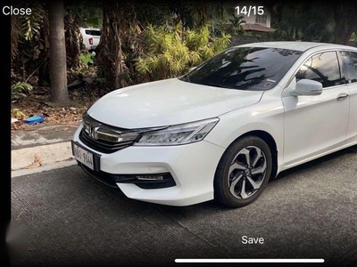 Selling Pearl White Honda Accord 2017