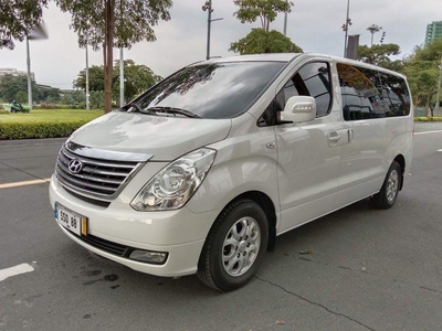 Selling Pearl White Hyundai Grand Starex 2015 in Pasig