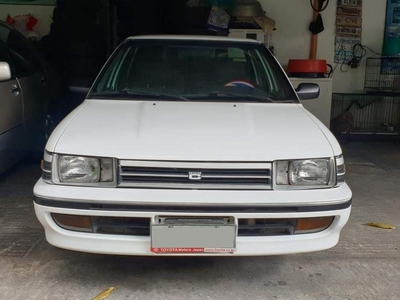 Selling Pearl White Toyota Corolla 1989 in Quezon