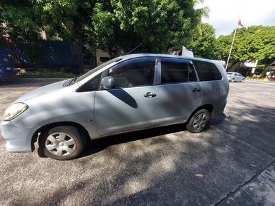 Selling Silver Toyota Innova 2010 in Taguig