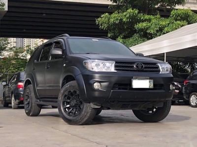 Selling Toyota Fortuner 2010