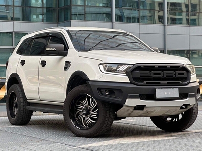 Selling White Ford Everest 2016 in Makati
