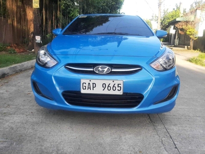 Selling White Hyundai Accent 2019 in Quezon City