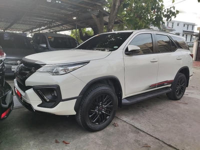 Selling White Toyota Fortuner 2020 in Quezon