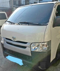 Selling White Toyota Hiace 2022 in Caloocan