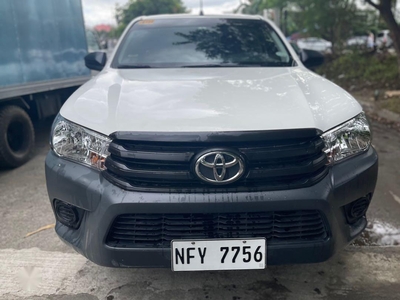 Selling White Toyota Hilux 2019 in Quezon City