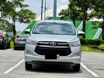 Selling White Toyota Innova 2020 in Makati