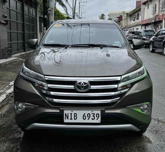 Selling White Toyota Rush 2022 in Manila