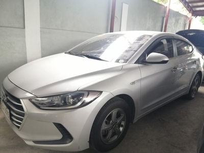Silver Hyundai Elantra 2019 for sale in Manual