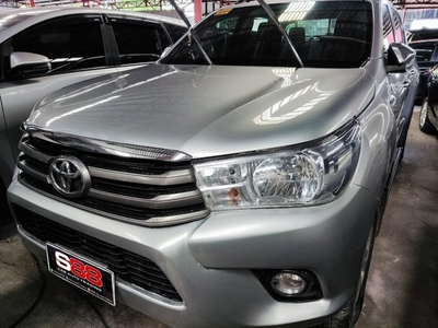 Silver Toyota Hilux 2018 for sale in Automatic