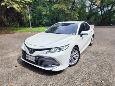 White Toyota Camry 2019 for sale in