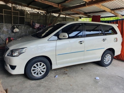 White Toyota Innova 2013 for sale in Quezon