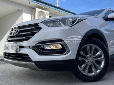 2017 Hyundai Santa Fe 2.2 CRDi GLS 8A/T 2WD (Dsl) in Quezon City, Metro Manila