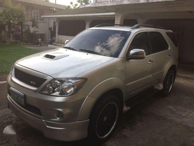Toyota Fortuner 2005 V Edition 4x4 Silver For Sale