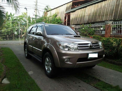2011 Toyota Fortuner v 4x4 (at) Cebu plate FOR SALE