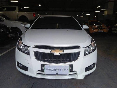 Selling White Chevrolet Cruze 2012 Automatic Gasoline at 30000 km