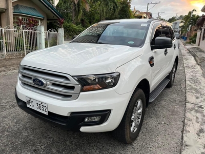 Selling White Ford Everest 2016 in Cebu