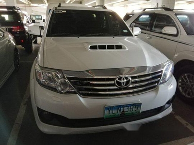 Selling White Toyota Fortuner 2013 Manual Diesel