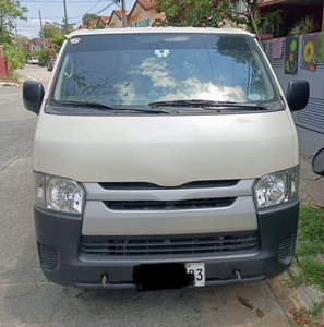Selling Pearl White Toyota Hiace 2017 in Bacoor