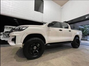Selling Pearl White Toyota Hilux 2019 in Quezon