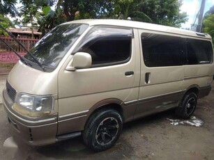 Toyota Hi Ace Fresh in and out gagamitin na lang 2010