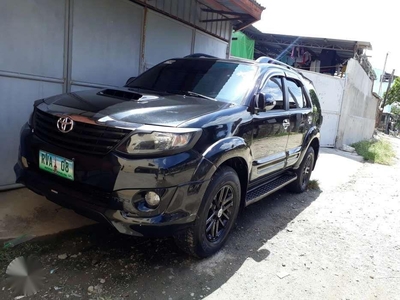 2012 Toyota Fortuner v 4X4 top of the line FOR SALE