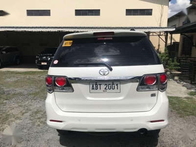2015 model Toyota Fortuner V 2.5 automatic turbo diesel FOR SALE