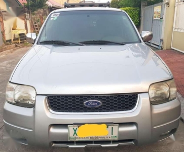 Ford Escape 2004 XLS AT Silver SUV For Sale