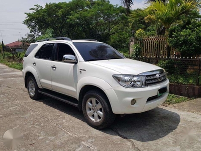Toyota Fortuner G AT 2010 FOR SALE
