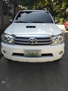 Toyota Fortuner V 2010mdl 4x4 automatic trans.