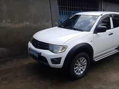 2012 Mitsubishi Strada Manual Diesel well maintained