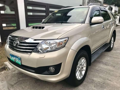 2014 Toyota Fortuner V 4x2 Top of the line Matic