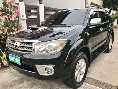2nd Hand Toyota Fortuner 2010 at 60000 km for sale