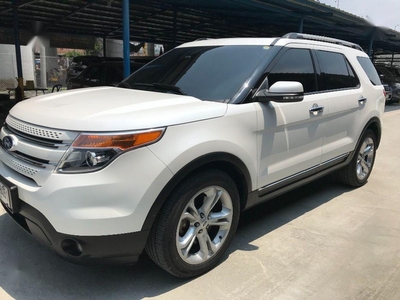 Pearl White Ford Explorer 2014 Automatic Gasoline for sale in Parañaque