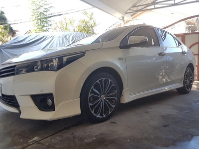 Pearl White Toyota Corolla Altis 2014 for sale in Paranaque