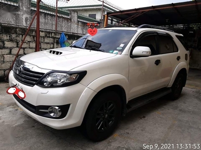 Pearl White Toyota Fortuner 2015 for sale in Paranaque