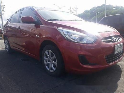 Red Hyundai Accent 2014 at 32352 km for sale