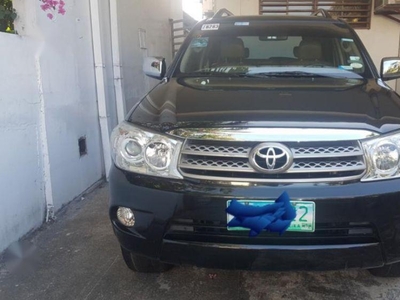 Sell 2nd Hand 2011 Toyota Fortuner Automatic Gasoline in Parañaque