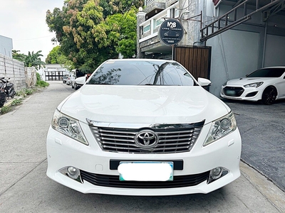 Sell Pearl White 2013 Toyota Camry in Bacoor