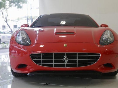 Sell Red 2013 Ferrari California Automatic Gasoline at 4000 km