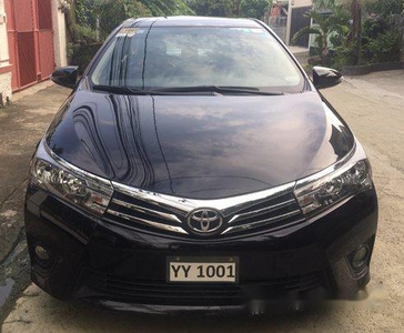 Selling Black Toyota Corolla Altis 2016 at 42000 km